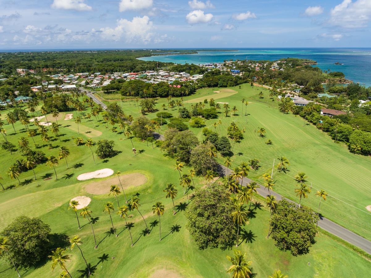 Mount Irvine Bay Resort Black Rock 外观 照片