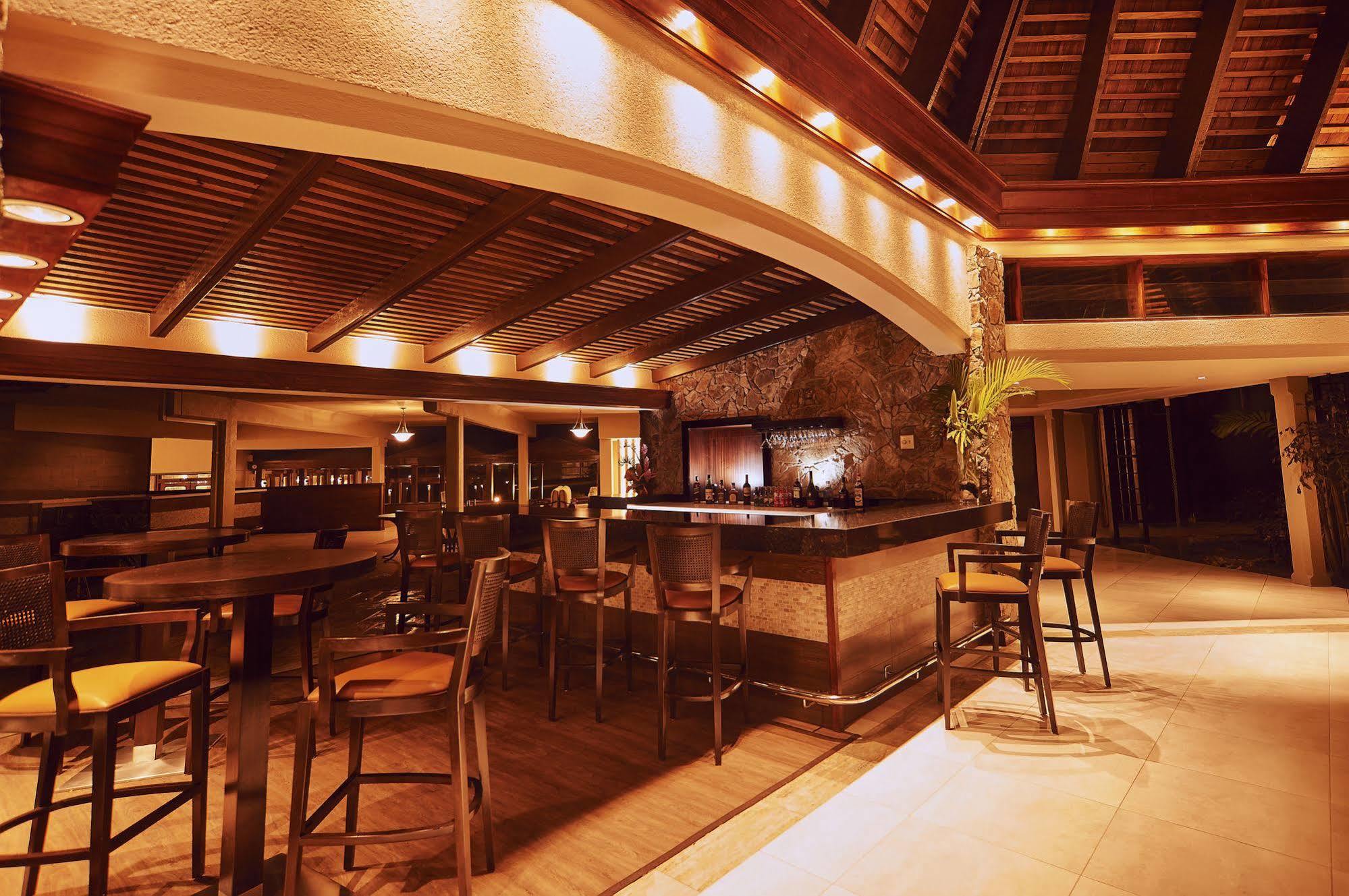 Mount Irvine Bay Resort Black Rock 外观 照片